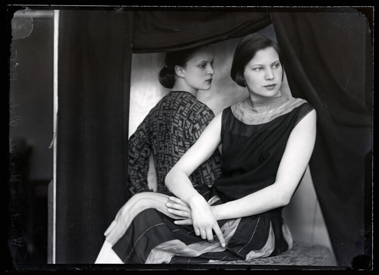 immagine di Rileggere la storia delle donne fotografe italiane. Il caso delle sorelle Wulz