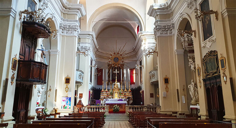 copertina di Una donna, Maria, ci dona Gesù