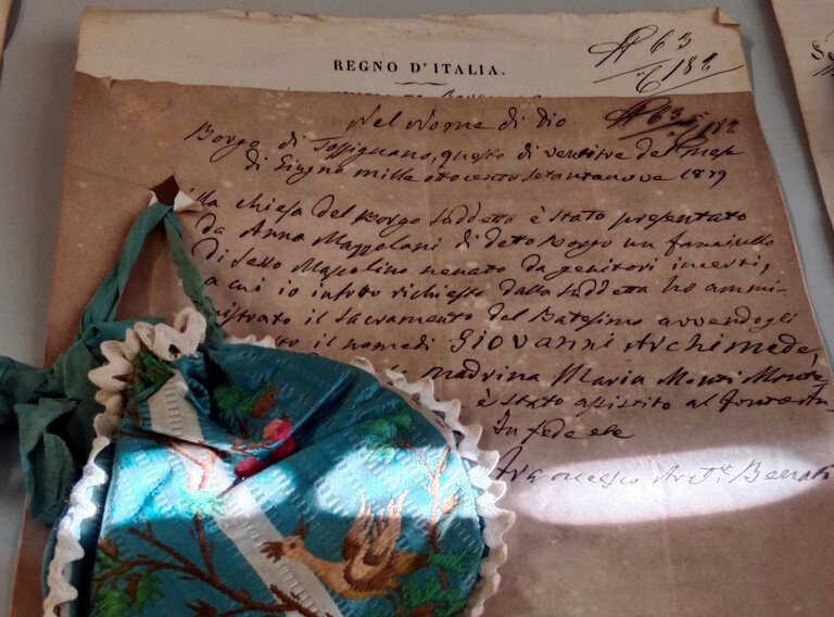 copertina di Inaugurazione mostra " Esposti alla vita. I bambini della scaletta di Imola "