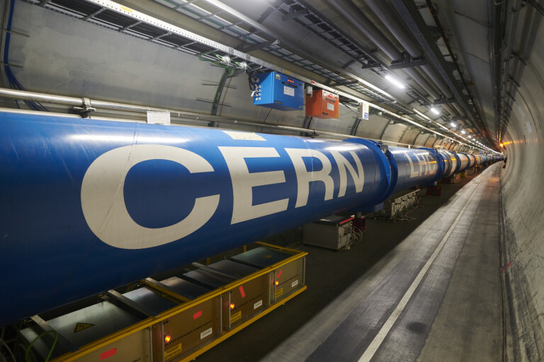 copertina di Il CERN ha riacceso il suo acceleratore: LHC tra passato, presente e futuro