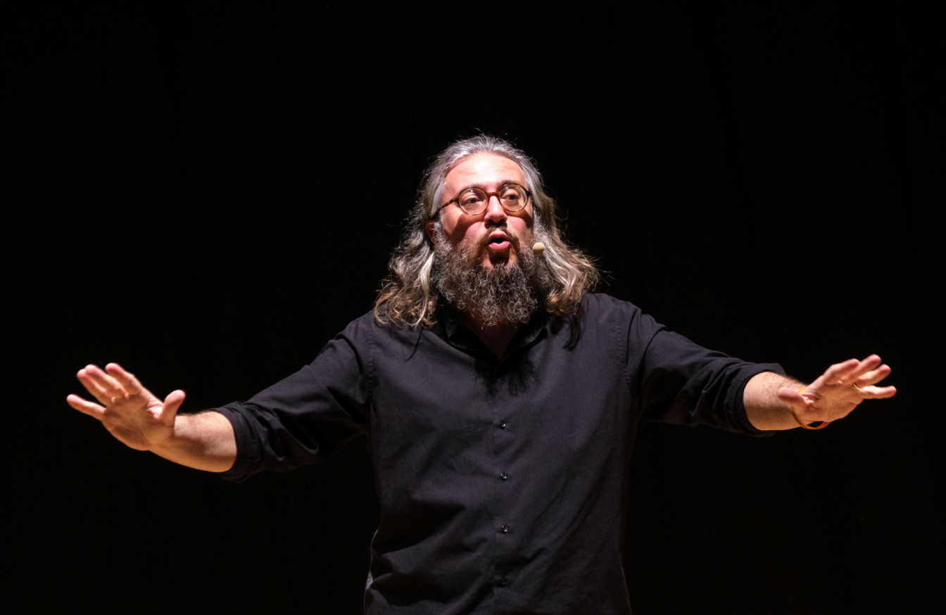 copertina di L. Il caotico viaggio di Leonardo da Vinci in Romagna