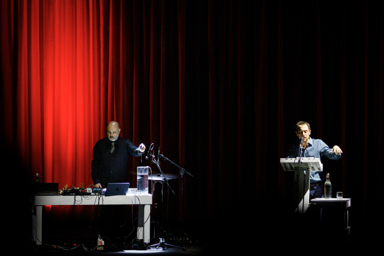 Teho Teardo ed Elio Germano sul palcoscenico