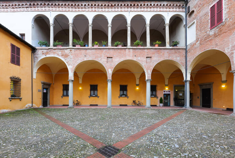 copertina di Storie in Cortile