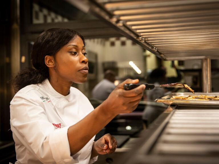 copertina di SHOWCOOKING CON VICTOIRE GOULOUBI