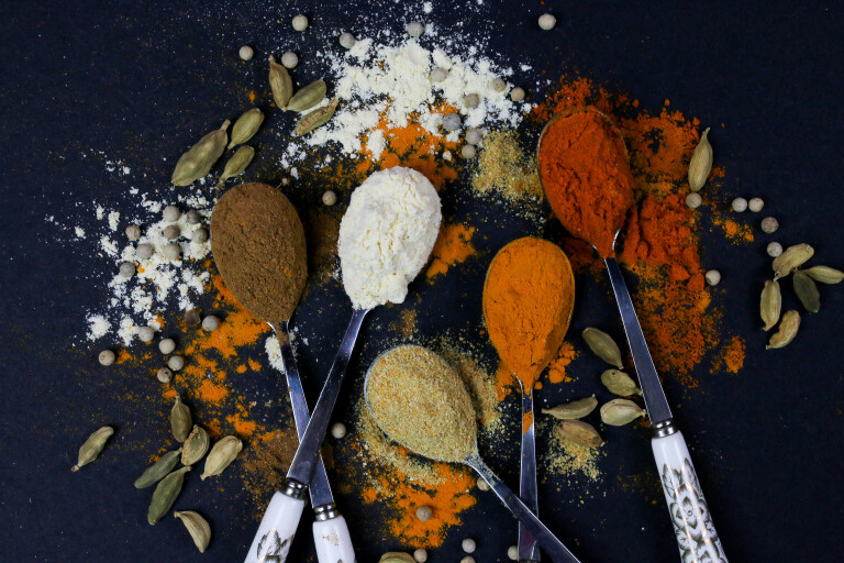 copertina di Spezie, erbe e fantasia nella cucina dell'antico convento
