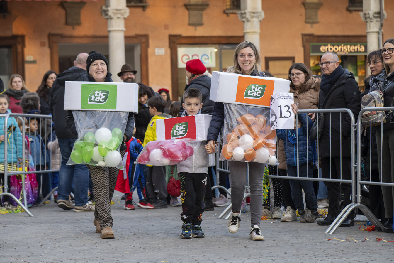 copertina di Mascherine e biciclette 2026
